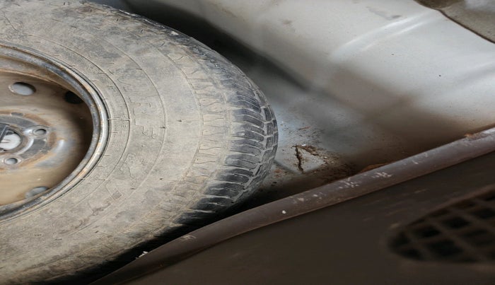 2015 Hyundai i10 MAGNA 1.1, Petrol, Manual, 33,960 km, tyre