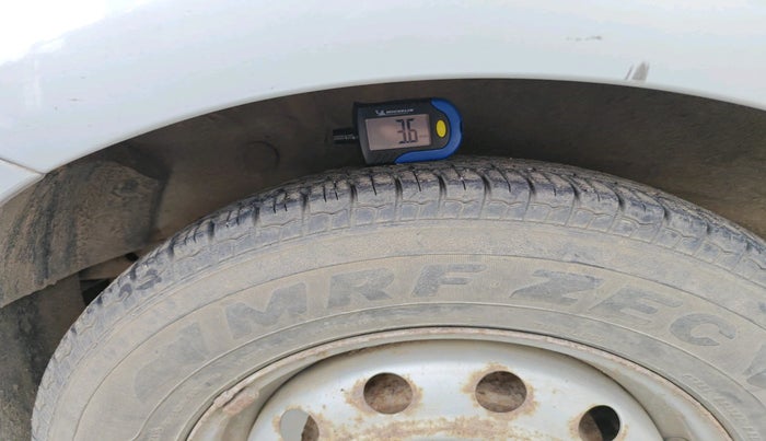 2015 Hyundai i10 MAGNA 1.1, Petrol, Manual, 33,960 km, tyre