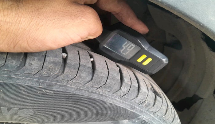 2023 KIA CARENS PRESTIGE 1.5 PETROL 7 STR, Petrol, Manual, 89,581 km, tyre