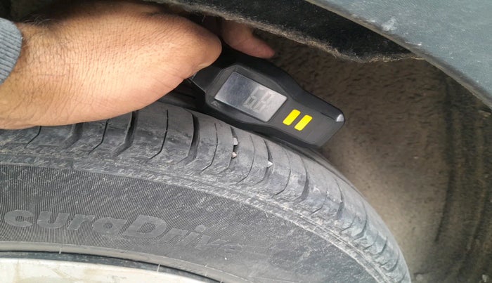 2023 KIA CARENS PRESTIGE 1.5 PETROL 7 STR, Petrol, Manual, 89,581 km, tyre