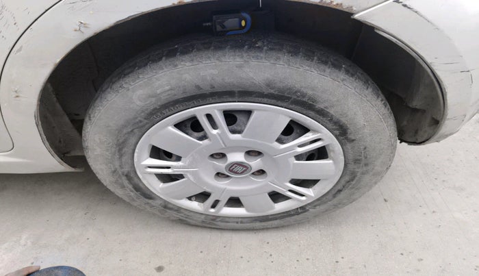 2014 Fiat Grand Punto ACTIVE 1.3, Diesel, Manual, 1,20,700 km, tyre