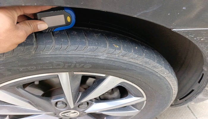 2022 Skoda SLAVIA STYLE 1.0L TSI MT, Petrol, Manual, 40,706 km, tyre