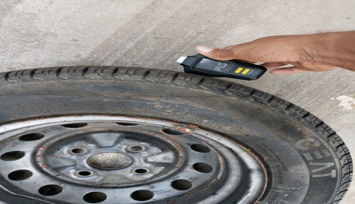 2015 Hyundai Eon D-LITE+, Petrol, Manual, 56,249 km, tyre