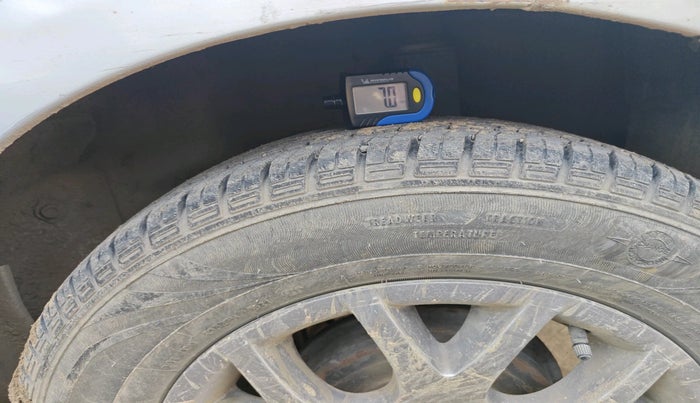 2014 Fiat Grand Punto EMOTION PACK 1.3 90 HP, Diesel, Manual, 1,17,667 km, tyre