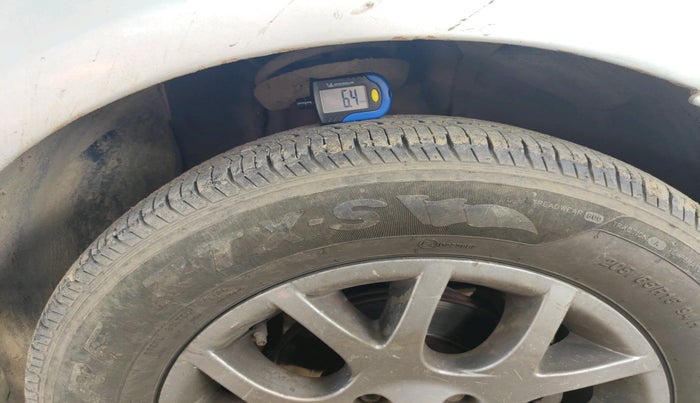 2014 Fiat Grand Punto EMOTION PACK 1.3 90 HP, Diesel, Manual, 1,17,667 km, tyre