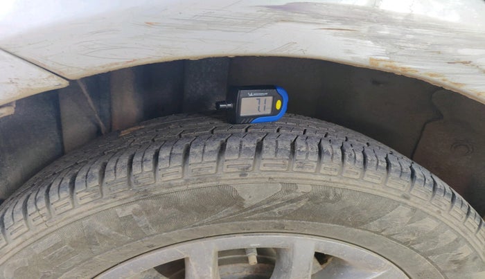 2014 Fiat Grand Punto EMOTION PACK 1.3 90 HP, Diesel, Manual, 1,17,667 km, tyre