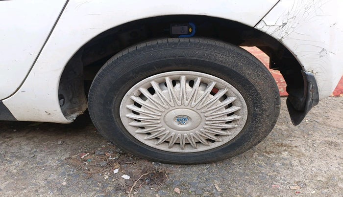 2013 Hyundai Eon ERA +, Petrol, Manual, 58,038 km, tyre