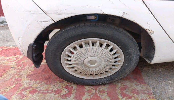 2013 Hyundai Eon ERA +, Petrol, Manual, 58,038 km, tyre