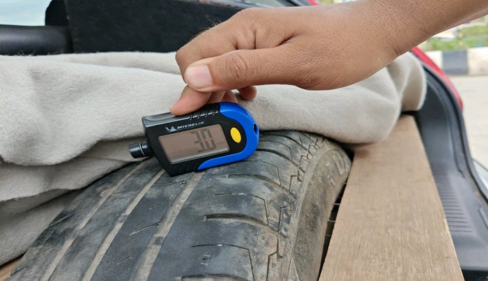 2021 Maruti Swift VXI AMT, Petrol, Automatic, 26,618 km, tyre