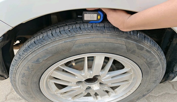 2021 Maruti Swift VXI AMT, Petrol, Automatic, 26,618 km, tyre