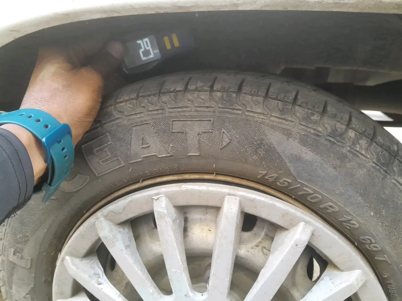 2010 Maruti 800 STD, Petrol, Manual, 77,192 km, tyre