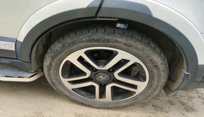 2019 Tata Hexa XTA 4X2 7 STR, Diesel, Automatic, 88,802 km, tyre