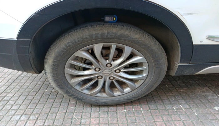 2017 Maruti S Cross ZETA 1.3, Diesel, Manual, 1,58,348 km, tyre