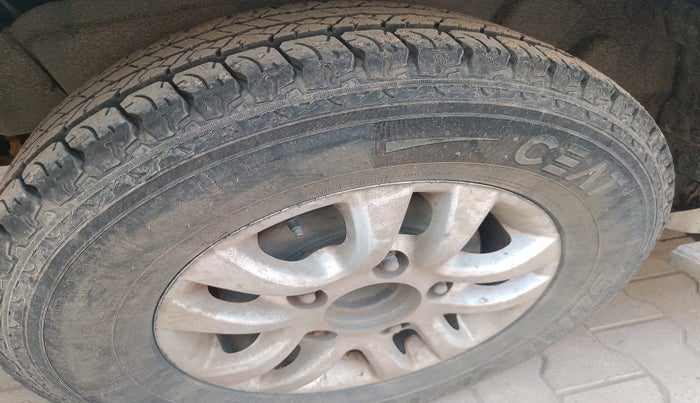 2010 Tata Safari 4X2 VX DICOR 2.2 VTT, Diesel, Manual, 79,857 km, tyre