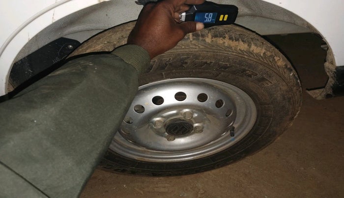 2023 Maruti Eeco 5 STR AC, Petrol, Manual, 8,461 km, tyre