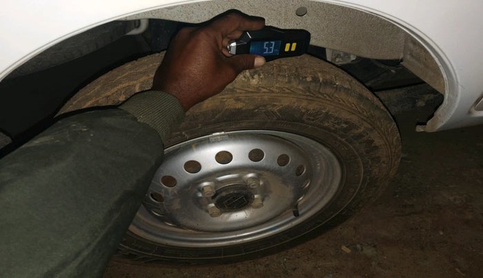 2023 Maruti Eeco 5 STR AC, Petrol, Manual, 8,461 km, tyre