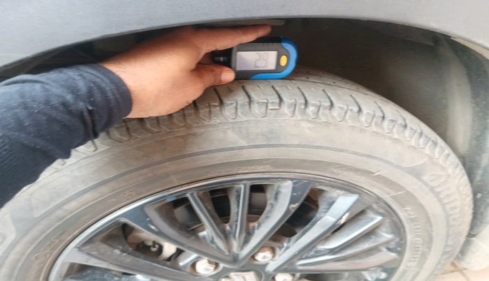 2021 Maruti XL6 ZETA AT, Petrol, Automatic, 26,481 km, tyre