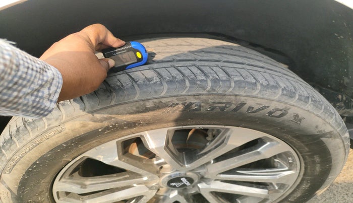 2017 Ford Endeavour TITANIUM 3.2 4X4 AT, Diesel, Automatic, 77,248 km, tyre