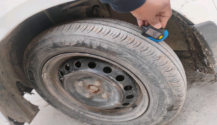 2022 Maruti New Wagon-R VXI CNG 1.0, Petrol, Manual, 1,10,980 km, tyre