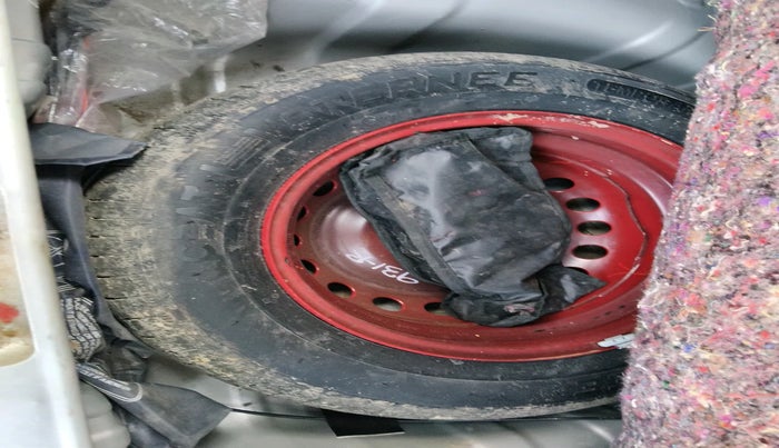 2022 Renault Kwid RXL 1.0, Petrol, Manual, 27,530 km, tyre