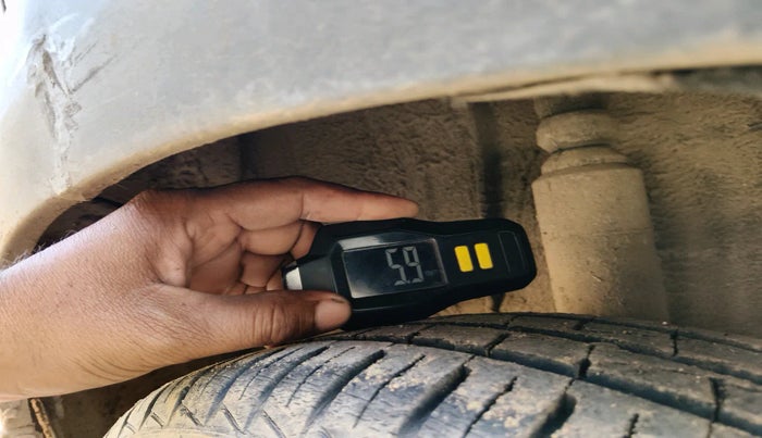 2022 Renault Kwid RXL 1.0, Petrol, Manual, 27,530 km, tyre