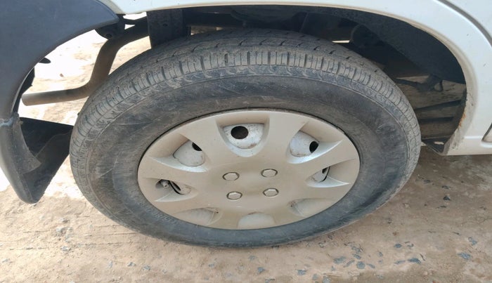 2011 Maruti Alto LXI, Petrol, Manual, 33,354 km, tyre