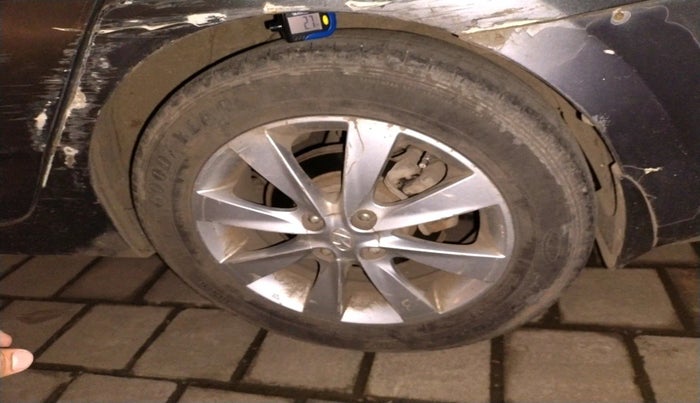 2013 Hyundai Verna FLUIDIC 1.6 CRDI SX AT, Diesel, Automatic, 1,72,322 km, tyre