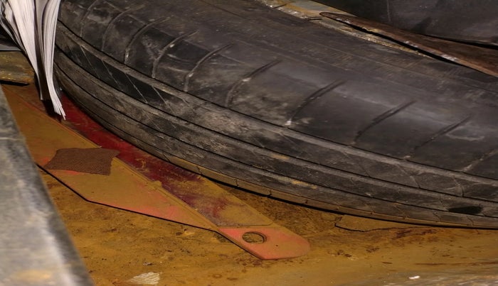 2013 Hyundai Verna FLUIDIC 1.6 CRDI SX AT, Diesel, Automatic, 1,72,322 km, tyre