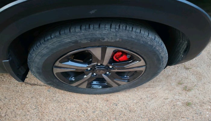 2024 Tata NEXON Fearless 1.5 Revotorq 6AMT Dark Edition, Diesel, Automatic, 15,905 km, tyre