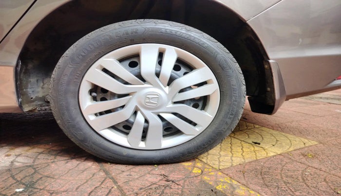 2014 Honda City 1.5L I-VTEC SV CVT, Petrol, Automatic, 1,49,410 km, tyre