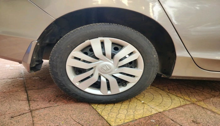 2014 Honda City 1.5L I-VTEC SV CVT, Petrol, Automatic, 1,49,410 km, tyre