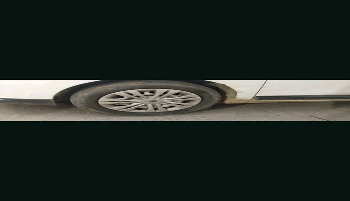 2015 Renault Lodgy 85 PS RXE 7 STR, Diesel, Manual, 1,12,858 km, tyre