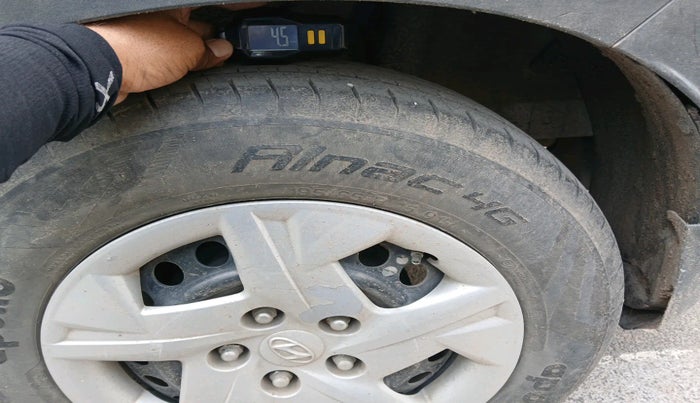 2021 Hyundai VENUE S 1.2, Petrol, Manual, 54,224 km, tyre