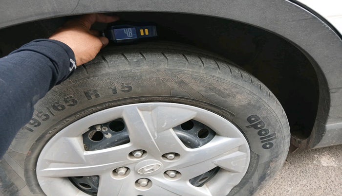 2021 Hyundai VENUE S 1.2, Petrol, Manual, 54,224 km, tyre