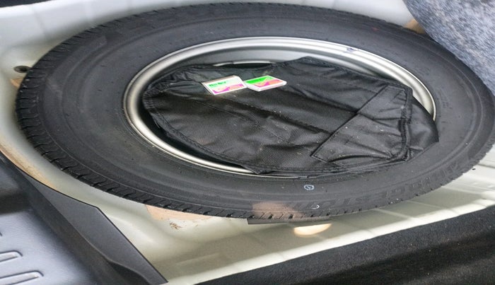 2022 Tata ALTROZ XE PLUS PETROL, Petrol, Manual, 16,012 km, tyre