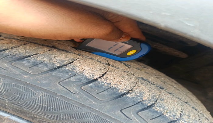 2021 Maruti Ertiga ZXI+ SHVS, Petrol, Manual, 88,180 km, tyre