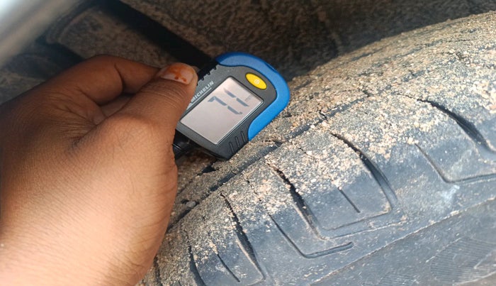 2021 Maruti Ertiga ZXI+ SHVS, Petrol, Manual, 88,180 km, tyre