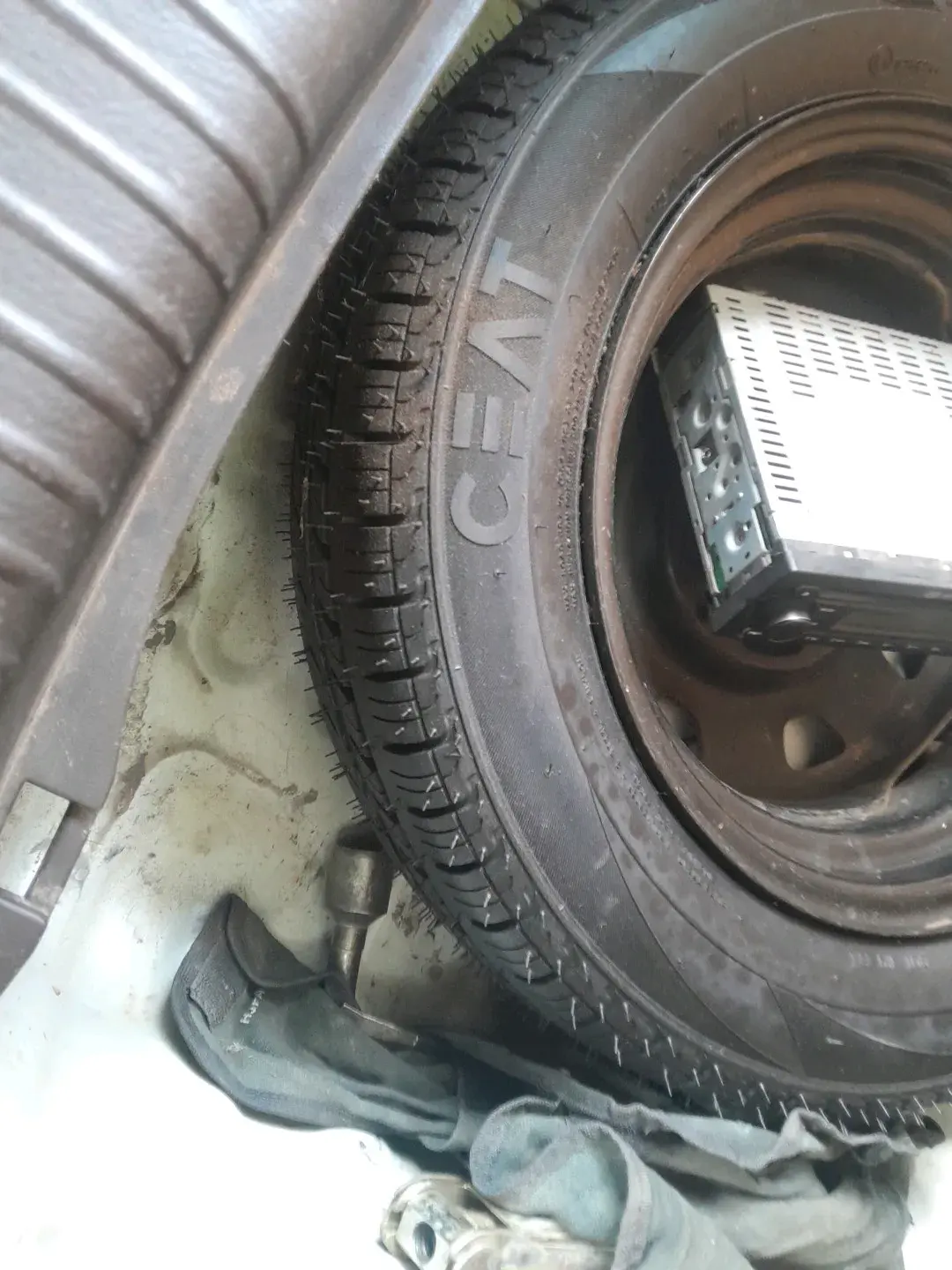 2012 Hyundai Santro Xing GLS, Petrol, Manual, 1,29,775 km, tyre