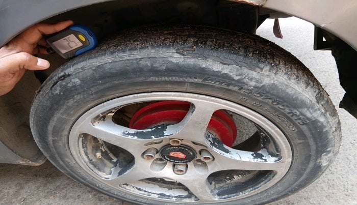 2013 Hyundai Eon ERA +, Petrol, Manual, 68,343 km, tyre