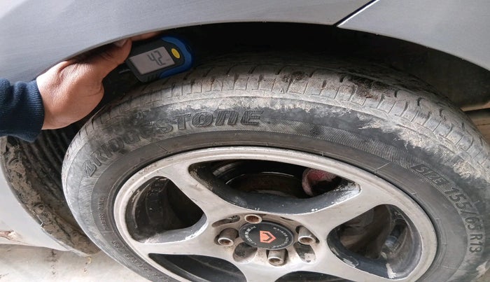 2013 Hyundai Eon ERA +, Petrol, Manual, 68,343 km, tyre