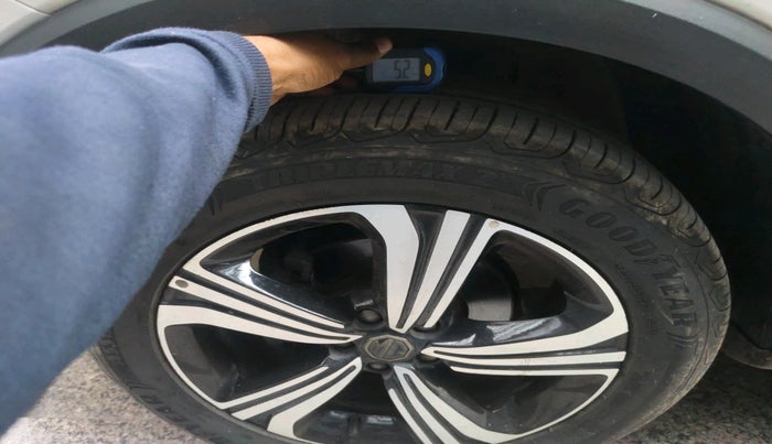 2023 MG ASTOR SAVVY 1.5 CVT, Petrol, Automatic, 15,850 km, tyre