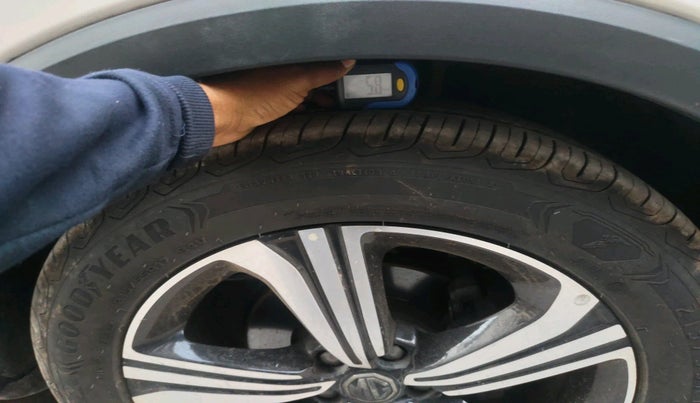 2023 MG ASTOR SAVVY 1.5 CVT, Petrol, Automatic, 15,850 km, tyre