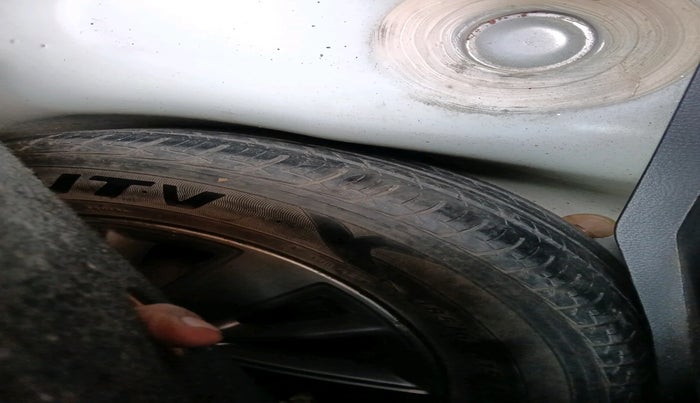 2015 Maruti Swift ZXI, Petrol, Manual, 41,839 km, tyre