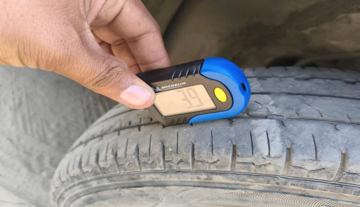 2014 Maruti Alto 800 LXI CNG, Petrol, Manual, 97,311 km, tyre