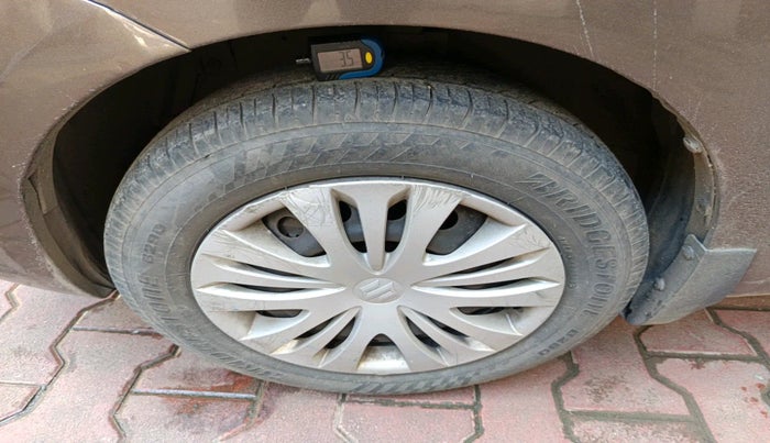 2014 Maruti Ertiga VXI CNG, Petrol, Manual, 1,31,127 km, tyre