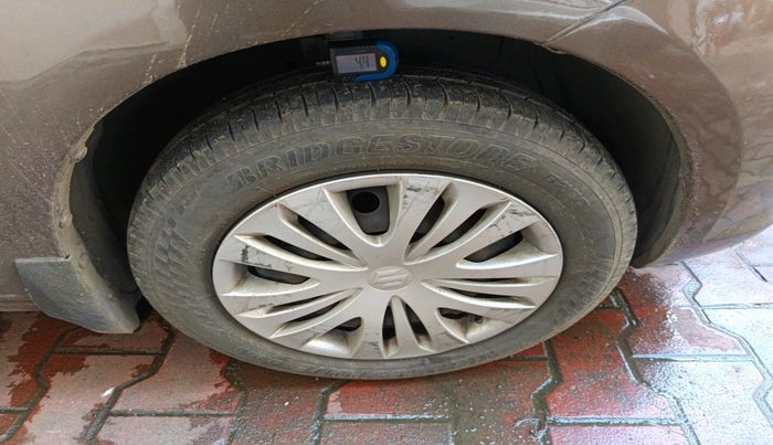 2014 Maruti Ertiga VXI CNG, Petrol, Manual, 1,31,127 km, tyre