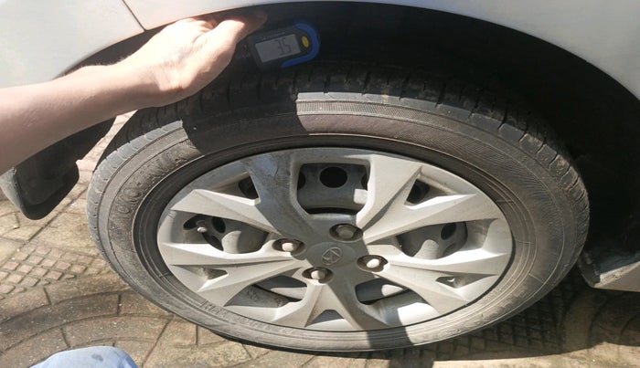 2016 Hyundai Grand i10 SPORTZ 1.1 CRDI, Diesel, Manual, 65,102 km, tyre