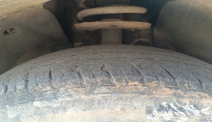 2018 Mahindra XUV500 W10, Diesel, Manual, 1,03,367 km, tyre