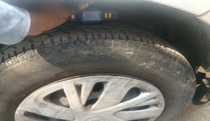 2015 Maruti Swift VXI, Petrol, Manual, 39,588 km, tyre