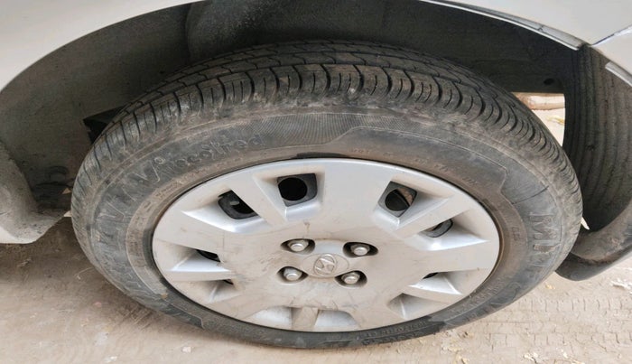 2013 Hyundai i20 MAGNA 1.2, Petrol, Manual, 51,584 km, tyre